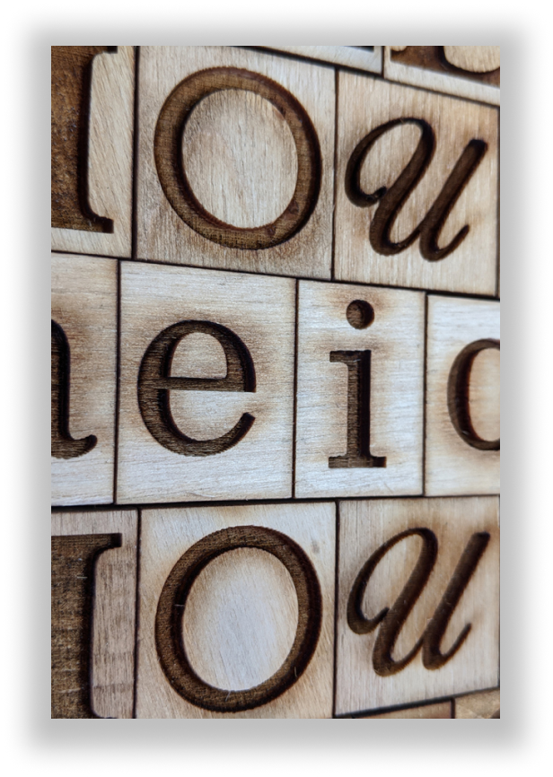 Letras grabadas con corte laser en mdf