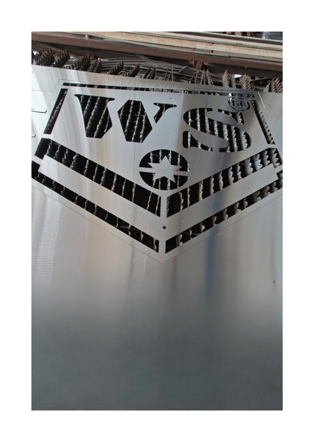 Letrero con celosía